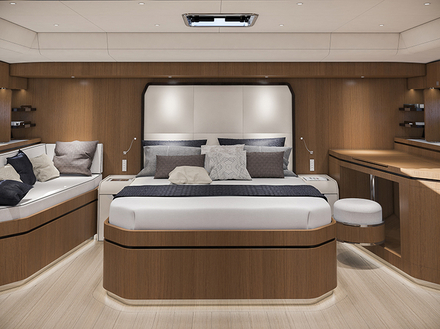 Plusieurs configurations d'aménagement sont possibles : trois ou quatre cabines. Dans le premier cas, la cabine propriétaire avec un grand lit double se trouve à l'arrière du bateau et dans l'autre, à l'avant. Plusieurs configurations d'aménagement sont possibles : trois ou quatre cabines. Dans le premier cas, la cabine propriétaire avec un grand lit double se trouve à l'arrière du bateau et dans l'autre, à l'avant.