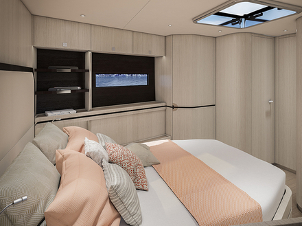 La société de design intérieur HotLab a créé une disposition lumineuse et aérée, avec des finitions en bois et en tissus, offrant le choix au futur propriétaire. La société de design intérieur HotLab a créé une disposition lumineuse et aérée, avec des finitions en bois et en tissus, offrant le choix au futur propriétaire.