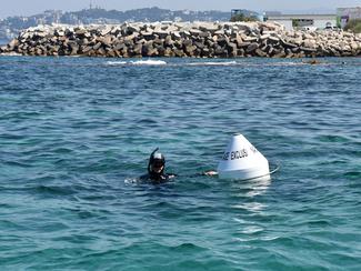 A Marseille, des bouées de repos pour éviter...