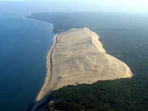 La Dune du Pilat culmine à 106,6 mètres cette année