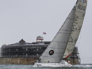 Suite à une avarie, le Class 40 Oman Sail se...