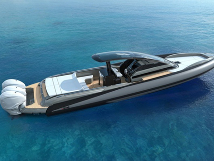 Le Lomac GT 14 est le plus grand modèle produit par le chantier milanais et il est équipé du moteur Yamaha XTO : super puissant ! Le Lomac GT 14 est le plus grand modèle produit par le chantier milanais et il est équipé du moteur Yamaha XTO : super puissant !