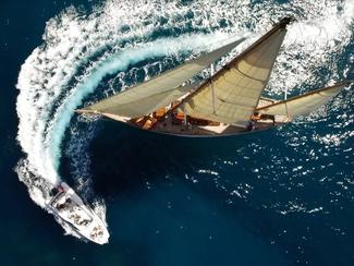 Yachts de tradition et vieux voiliers réunis...