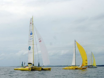 Trois A' Capella vont se retrouver sur la ligne de départ de la prochaine Route du Rhum : Groupe Bilfot, Acapella, Happy. Trois A' Capella vont se retrouver sur la ligne de départ de la prochaine Route du Rhum : Groupe Bilfot, Acapella, Happy.