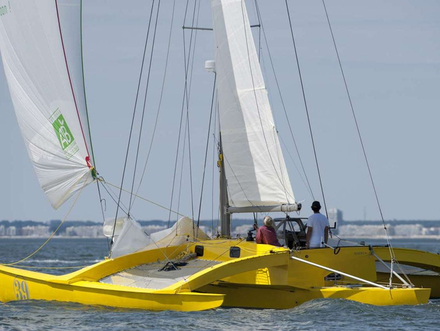 Superbement remis en état comme à l'origine en 1980, Happy participera au Trophée des Multicoques avant la Route du Rhum 2018. Nautisme Article