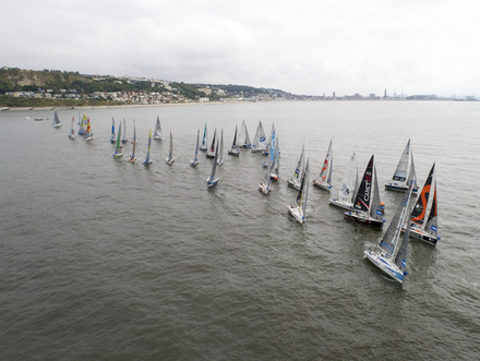 Cette année, le plateau ne compte aucun ancien vainqueur de la Solitaire URGO Le Figaro, mais de nombreux ténors seront là et parmi eux : Alexis Loison, Charlie Dalin ou encore Sébastien Simon. 