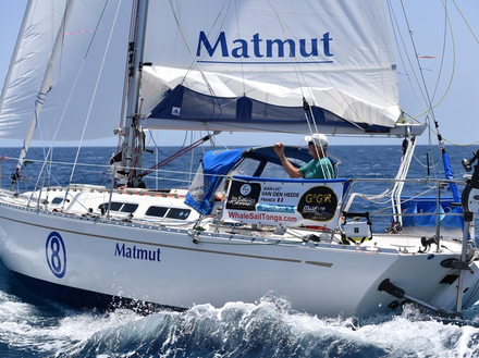 Jean-Luc Van Den Heede doit passer le Cap de Bonne Espérance vers 20:00 UTC aujourd'hui. Il est leader de la course et est en avance de 34 jours par rapport à Sir Robin Knox-Johnston à bord de son kech le Suhaili il y a 50 ans. Jean-Luc Van Den Heede doit passer le Cap de Bonne Espérance vers 20:00 UTC aujourd'hui. Il est leader de la course et est en avance de 34 jours par rapport à Sir Robin Knox-Johnston à bord de son kech le Suhaili il y a 50 ans.