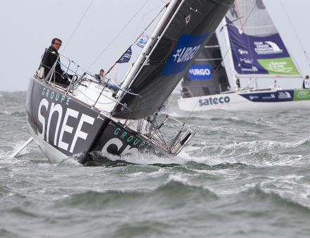 Derrière Xavier Macaire, se pressaient ce matin Charlier Dalin (Skipper Macif 2015), Sébastien Simon (Bretagne CMB Performance) et Alexis Loison (Custo Pol). Nautisme Article
