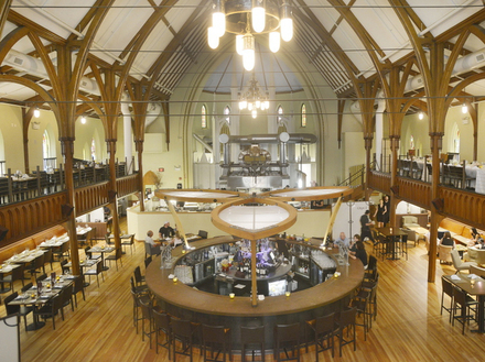 Le restaurant Grace, situé dans une ancienne église.