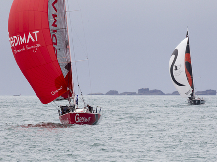 Aujourd'hui à 16h15, Thierry Chabagny (Gédimat) est en tête du classement, suivi d'Anthony Marchand (Groupe Royer-Secours Populaire) et Charlie Dalin (Skipper Macif 2015). Fin du suspens dans la nuit ! Nautisme Article