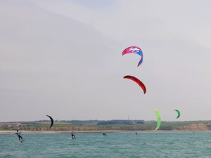 Les élites du kitesurf ont rendez-vous à Port-Saint-Louis-du-Rhône