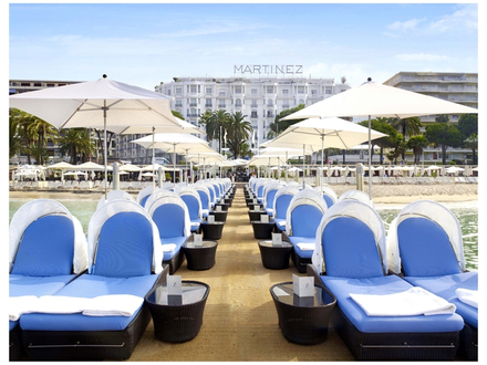 A cinq minutes à pied du Palais des Festivals, le Martinez vient d'être entièrement rénové. A cinq minutes à pied du Palais des Festivals, le Martinez vient d'être entièrement rénové.