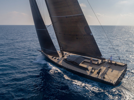 Les vedettes de cette &eacute;dition seront, pour les voiles, le Mylius 80' et, pour les moteurs, le nouveau T-Line de 48 m&egrave;tres du chantier naval historique de Baglietto.