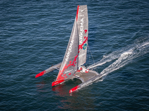 "Je suis à 300 % Route du Rhum ! Le bateau est actuellement en chantier. Les navigations reprendront aux alentours du 25 septembre. Désormais, tout va aller très vite mais je suis déjà bien prêt" Nautisme Article