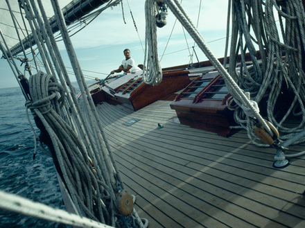 Pen-Duick a été classé monument historique en 2016. C'est le tout premier voilier d'Eric Tabarly qui en était le 15ème propriétaire.