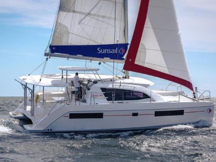 Le Sunsail 404. Le Sunsail 404.