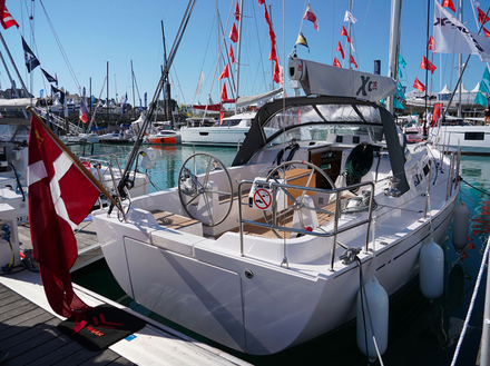 Le Xc 35 présenté au salon du Grand Pavois à La Rochelle est le plus petit modèle de la gamme «C », il est néanmoins représentatif du savoir-faire du chantier. Le Xc 35 présenté au salon du Grand Pavois à La Rochelle est le plus petit modèle de la gamme «C », il est néanmoins représentatif du savoir-faire du chantier.