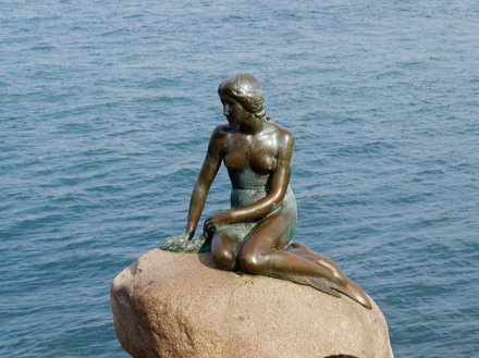 La fameuse statue de la Petite Sirène, inspirée du conte d?Andersen.