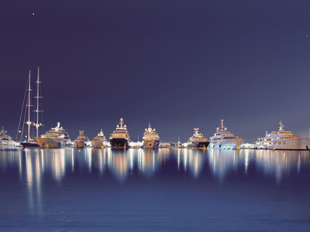 Le quai des milliardaires de Port Vauban a la possibilité d'accueillir des yachts de plus de 100 mètres de long. Nautisme Article