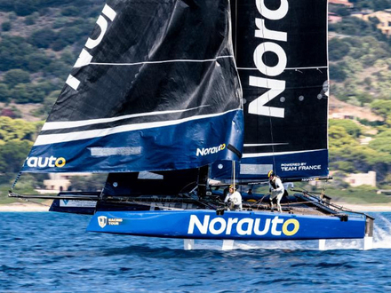 Franck Cammas revient à Toulon après avoir concouru ici sur les America's Cup World Series en 2016.  
