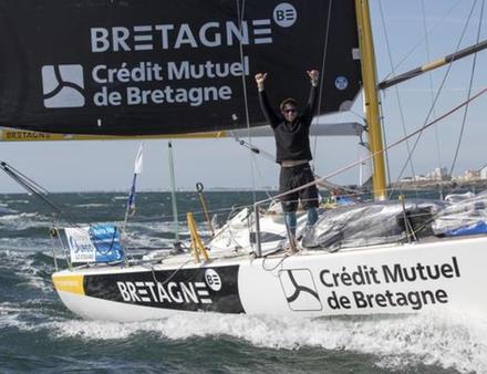 Sébastien Simon (Bretagne CMB Performance) remporte la 49e édition en s'imposant au classement général avec 16 minutes et 9 secondes d'avance sur Anthony Marchand. Nautisme Article