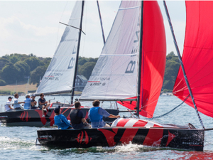 First, petit mais costaud ! 