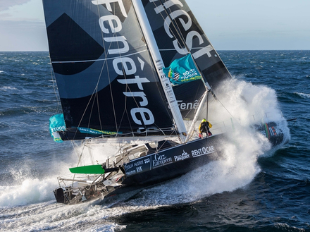 Sur 10 IMOCA avec foilers, six avaient déjà ces ailes inscrites sur leur acte de naissance (Bureau Vallée, Charal, Hugo Boss,  Malizia II-Yacht Club de Monaco, Newrest-Art & Fenêtres, UCAR-Saint Michel).