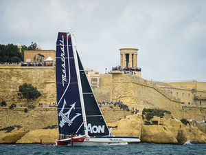 L'équipage Maserati Multi 70 au départ de la 39e course Rolex Middle Sea