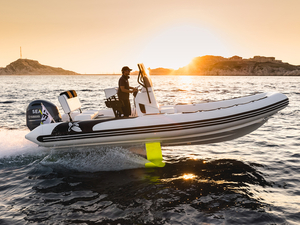 Le semi-rigide volant SEAir au départ de la Route du Rhum