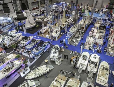 Cette année, 5 bateaux seront présentés en avant-première mondiale lors du salon, ainsi que de nombreuses premières européennes et suisses. Un des plus attendus : le Figaro Bénéteau 3. Nautisme Article