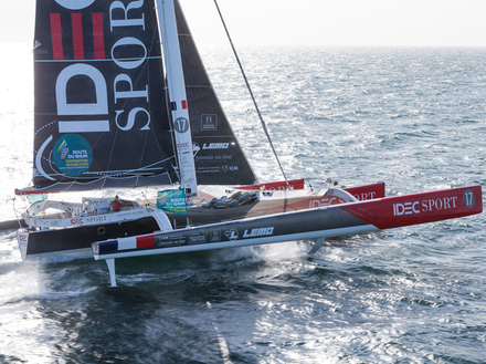 «Cette Route du Rhum - Destination Guadeloupe sera la toute première confrontation entre la nouvelle génération de bateaux dits « volants », et la plus ancienne à laquelle appartient IDEC SPORT.» «Cette Route du Rhum - Destination Guadeloupe sera la toute première confrontation entre la nouvelle génération de bateaux dits « volants », et la plus ancienne à laquelle appartient IDEC SPORT.»