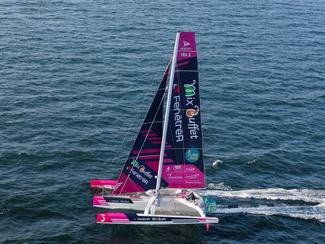Route du Rhum : Erwan Le Roux a repris la mer