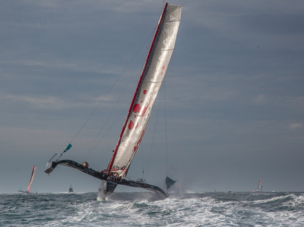 La route que l'on a retenue pour Arkema nous permet d'envisager un abri accessible si par mésaventure on n'arrivait pas à passer avant que la tempête ne sévisse. C'est l'art du compromis.
