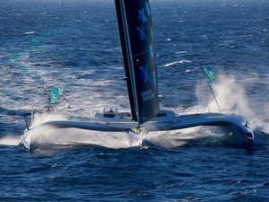 Le Maxi Banque Populaire IX a chaviré !