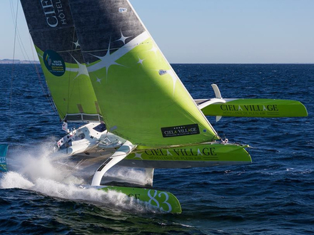 Pendant que Lalou Roucayrol (Arkema) décide de se mettre à l'abri à Porto, Thierry Bouchard (Ciela Village) prend la tête de la flotte des Multi50. Armel Tripon (Réauté Chocolat) a choisi de virer au sud... il est 4 Pendant que Lalou Roucayrol (Arkema) décide de se mettre à l'abri à Porto, Thierry Bouchard (Ciela Village) prend la tête de la flotte des Multi50. Armel Tripon (Réauté Chocolat) a choisi de virer au sud... il est 4