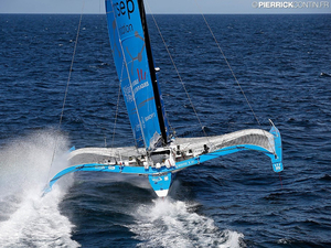 Route du Rhum : Thibaut Vauchel-Camus allonge !