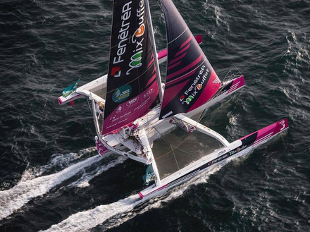 Erwan Le Roux, comme Thibaut Vauchel-Camus et Boris Herrmann se dirigent droit vers les Açores, et donc vers la dépression. Il va falloir faire le dos rond...