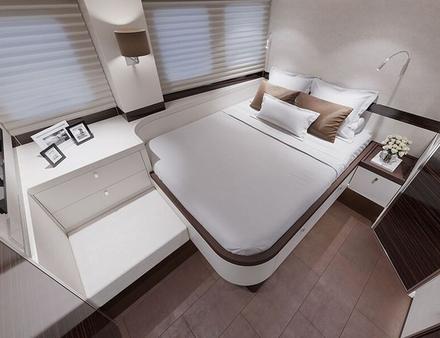 Les cabines invités sont équipées d'un lit double avec salle d'eau, et sont situées au milieu du navire. Nautisme Article