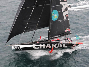 Jérémie Beyou, à bord de Charal, est reparti en course cet après-midi