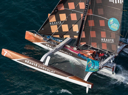 Armel Tripon devrait en finir avec un bon matelas d'avance sur un trio compact qui doit encore se départager à près de 1 400 milles de l'arrivée ! 