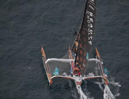 Le troisième skipper a débarqué devrait être Armel Tripon, impérial en Multi50, avec plus de 270 milles d'avance sur ces premiers poursuivants. Nautisme Article
