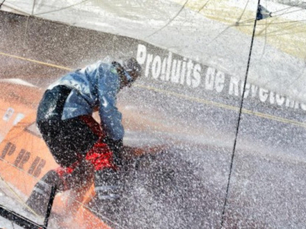 Chez les Imoca, Alex Thomson pourrait remporter la victoire de la plus prestigieuse de sa carrière. Derrière, la lutte s'annonce serrée entre Paul Meilhat, Yann Eliès, Vincent Riou et Boris Herrmann. Chez les Imoca, Alex Thomson pourrait remporter la victoire de la plus prestigieuse de sa carrière. Derrière, la lutte s'annonce serrée entre Paul Meilhat, Yann Eliès, Vincent Riou et Boris Herrmann.