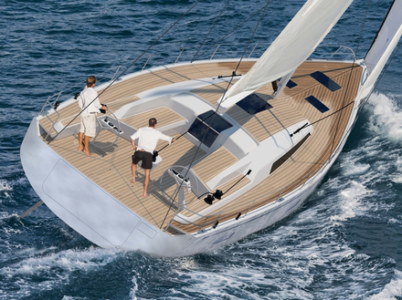 Malgré sa taille, le Swan 65 peut-être géré par un équipage dit familial, avec ou sans skipper professionnel, grâce à une ergonomie du pont efficace. Nautisme Article