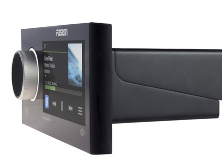 Fusion (Navicom) qui a longtemps été la référence en matière d?audio marine, se lance dans une nouvelle gamme Fusion Apollo qui vient en complément des produits existants. Fusion (Navicom) qui a longtemps été la référence en matière d?audio marine, se lance dans une nouvelle gamme Fusion Apollo qui vient en complément des produits existants.