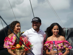 « C'est la vie !» : les premiers mots d'Alex Thomson à son arrivée à Pointe-à-Pitre