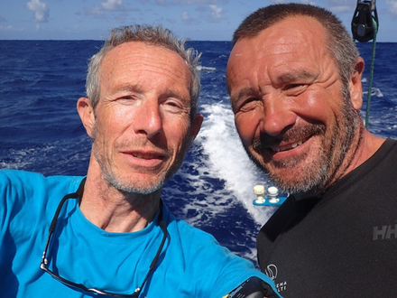 Pierre Antoine (Olmix) a franchi la ligne d'arrivée à Pointe-à-Pitre. Il est le premier trimaran de la catégorie Rhum Multi à atteindre la Guadeloupe, et il en a des choses à raconter sur son aventure ! Pierre Antoine (Olmix) a franchi la ligne d'arrivée à Pointe-à-Pitre. Il est le premier trimaran de la catégorie Rhum Multi à atteindre la Guadeloupe, et il en a des choses à raconter sur son aventure !