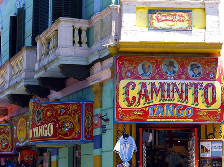 Caminito, un des passages obligés de la ville. Musée, boutiques colorées, musique et danseurs de tango...la culture argentine dans toute sa splendeur ! Caminito, un des passages obligés de la ville. Musée, boutiques colorées, musique et danseurs de tango...la culture argentine dans toute sa splendeur !