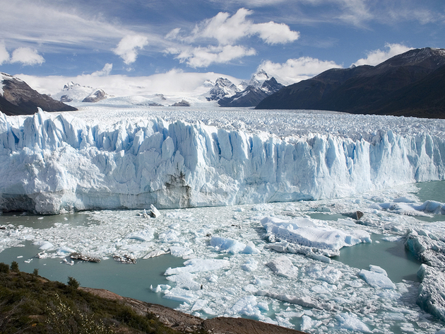 Le Glacier Perito Moreno en Patagonie. Nautisme Article