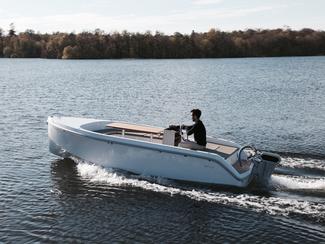 Le bateau électrique en force au Nautic de Paris