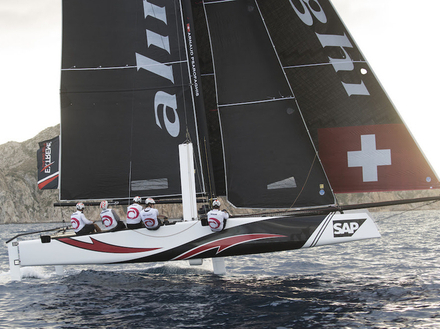 Après dix mois de tournée autour du globe, Alinghi a clôturé la grande finale en première position sur l'ultime manche comptant double. Ses cinq victoires d'Act cette année le place logiquement au rang de vainqueur. Après dix mois de tournée autour du globe, Alinghi a clôturé la grande finale en première position sur l'ultime manche comptant double. Ses cinq victoires d'Act cette année le place logiquement au rang de vainqueur.